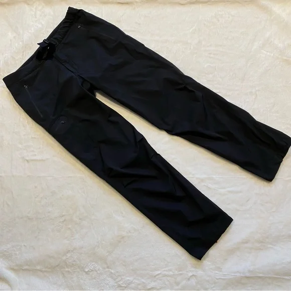 (M) Arc’teryx Men’s Hiking Pants Black Medium Hike Outdoor Windbreaker 33x32 - Picture 2 of 15